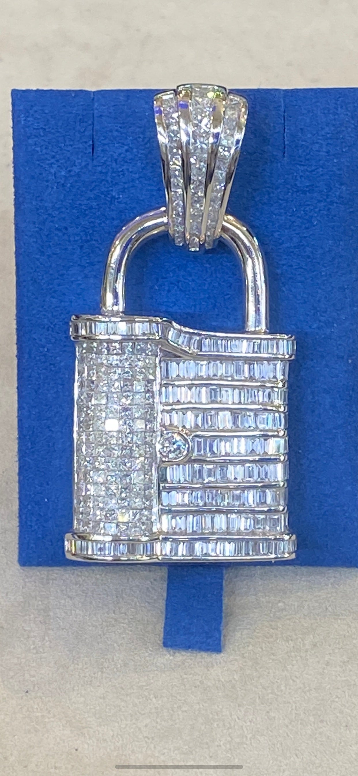Diamond lock pendant Clearance