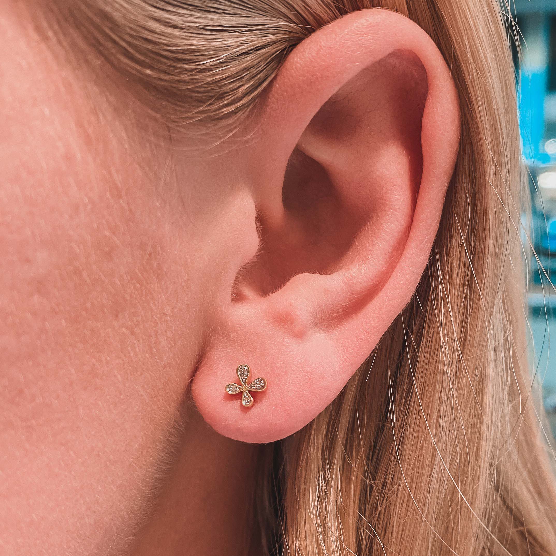 14K Pavé Flower Diamond Earrings